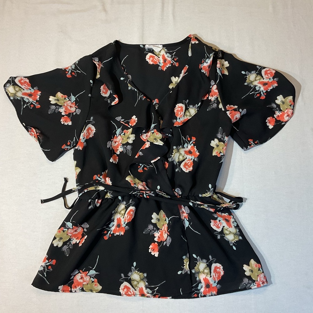 Sienna Sky Black w/Pink floral Design Blouse, Size S, Side Tie, V-Neck Party